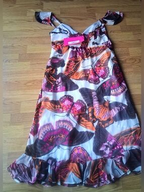 Betsy Johnson, NWT Ladies Dress Midi Style, Sun Dress, Sz Med ,MSRP $109.